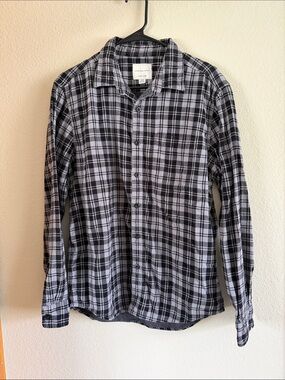 American Eagle Outfitters Black & Grey Plaid Button-Down Shirt
